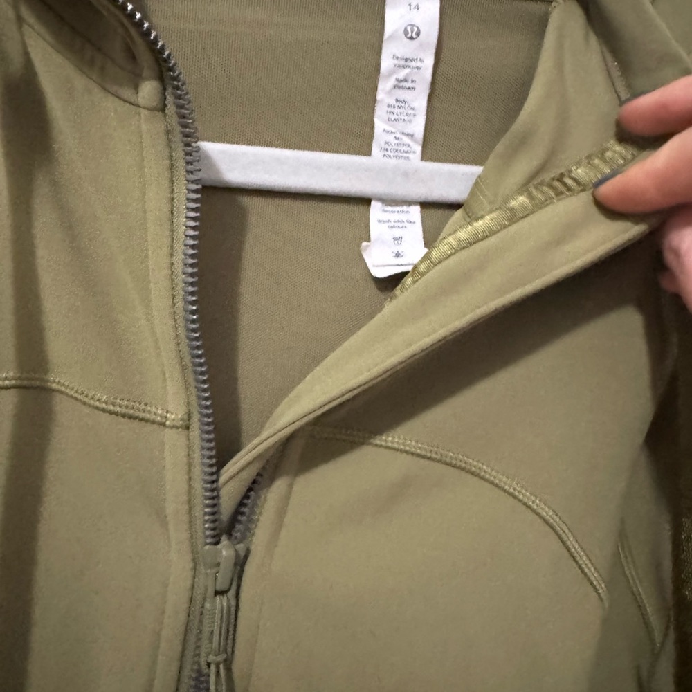 Lululemon Athletica Hooded Define Jacket in Bronze Green - Picture 3 of 3